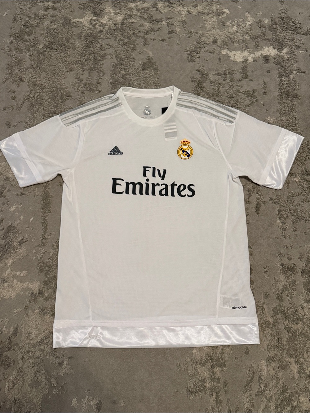 Real Madrid 2015/16 home jersey